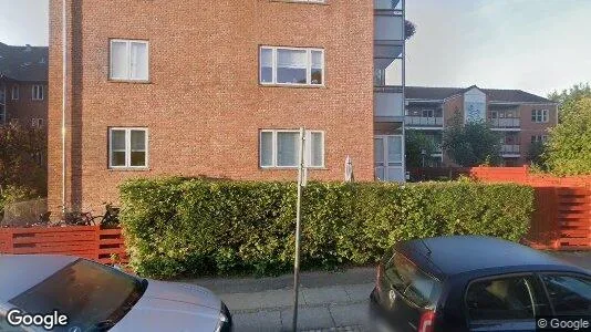 Andelsboliger til salg i Charlottenlund - Foto fra Google Street View