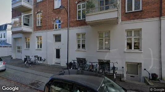 Lejligheder til salg i Charlottenlund - Foto fra Google Street View