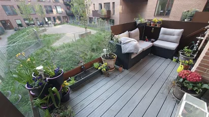 Moderne Nordhavns lejlighed med terrasse.